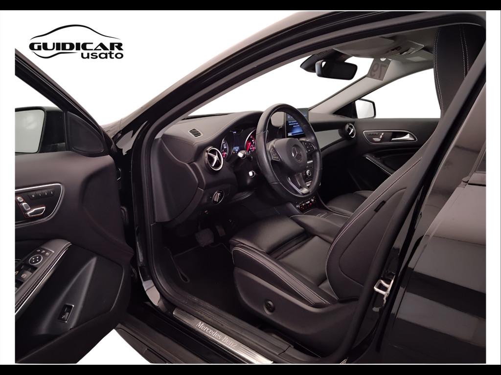 Mercedes-Benz GLA-X156 2017 - GLA 200 d Night Edition auto