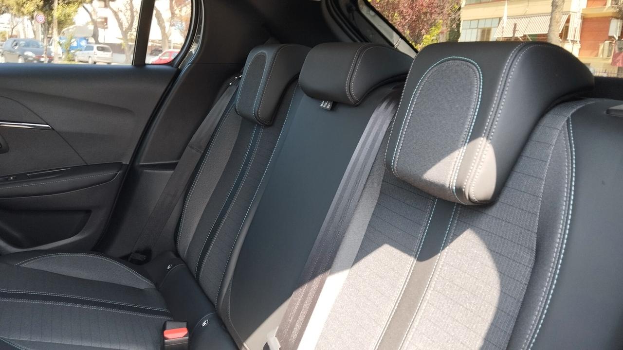 PEUGEOT 208 1.2 BENZ ALLURE-PREZZO PROMO