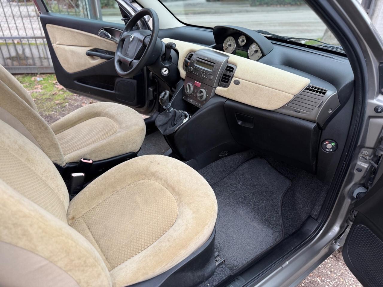 Lancia Ypsilon 1.2 16V Argento