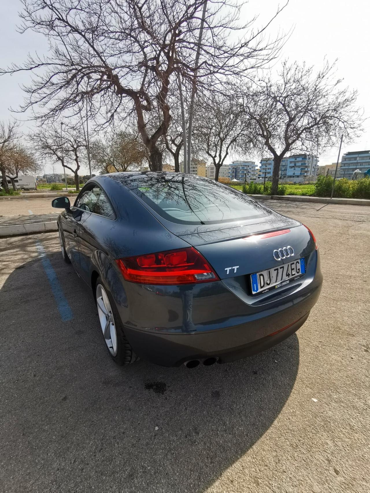 Audi TT Coupé 2.0 TFSI S-LINE