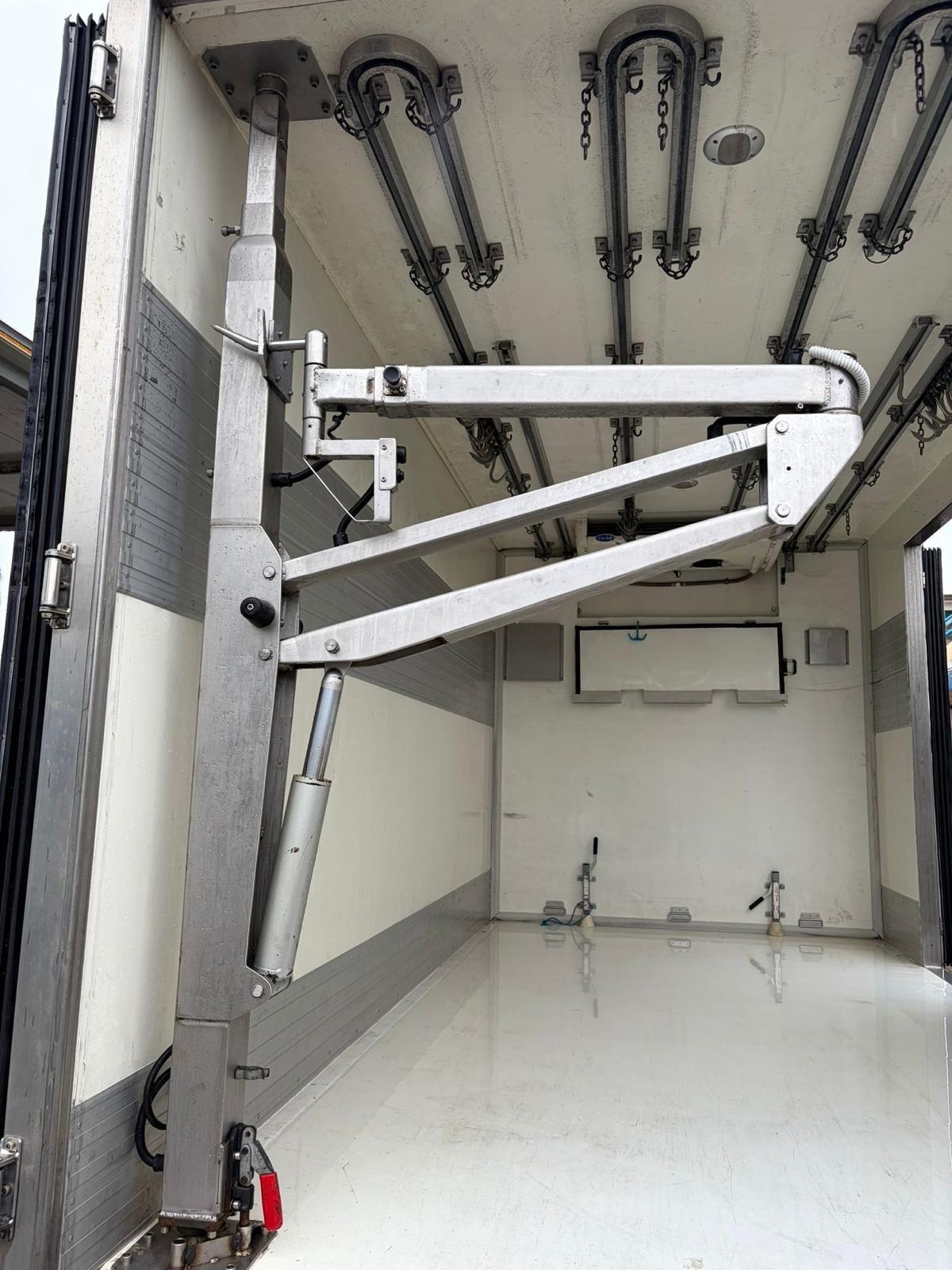 Iveco eurocargo 100-22- frigo per carni-2012