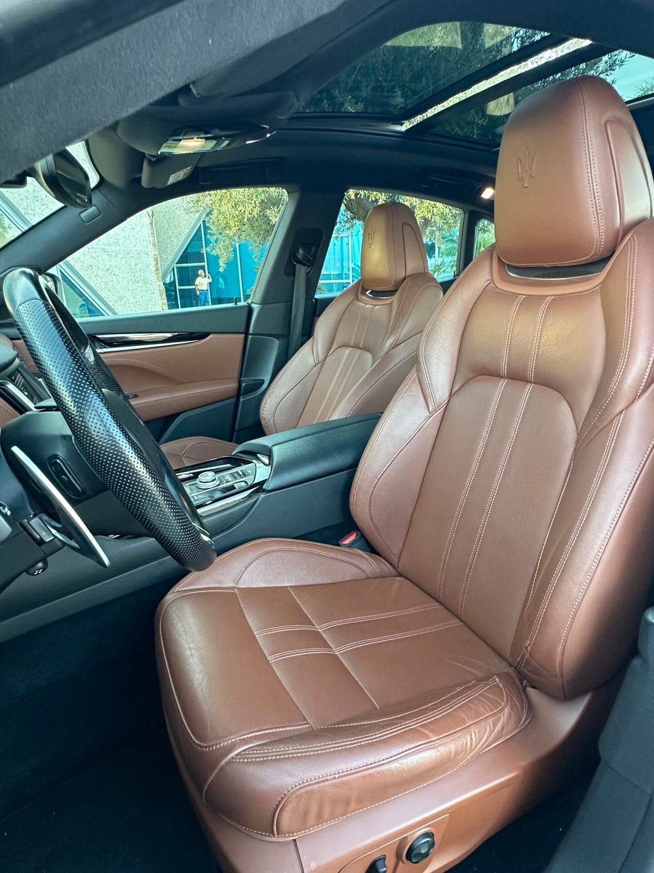 Maserati Levante V6 Gransport offerta T-Stock prezzo imperdibile