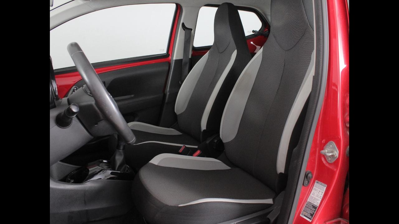 TOYOTA Aygo II 2014 - Aygo 5p 1.0 x-play