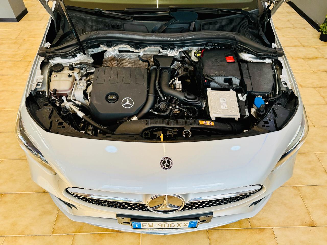 Mercedes-benz B 180 AMG Autom. CarPlay / RetroCamera