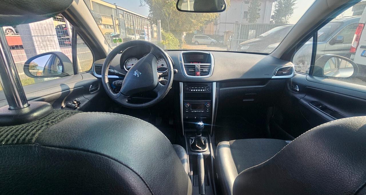 PEUGEOT 207 1.4 TETTO PANORAMICO