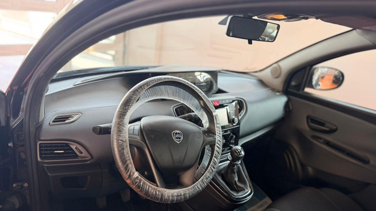 Lancia Ypsilon 1.2 69 CV 5 porte GPL Ecochic Gold