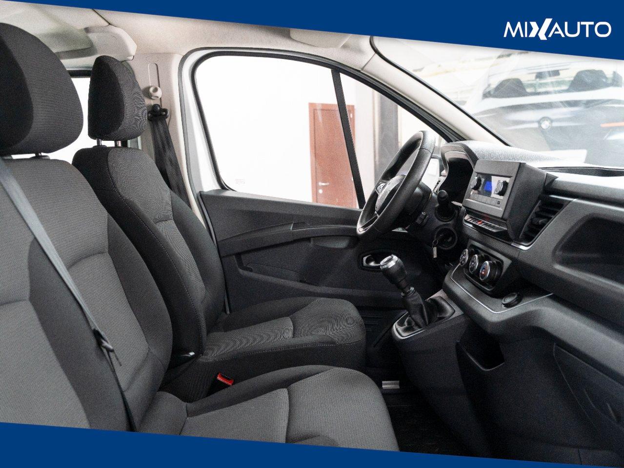 Renault Trafic Passenger 2.0 Authentic Energy Blue DCI 110CV 4 Porte