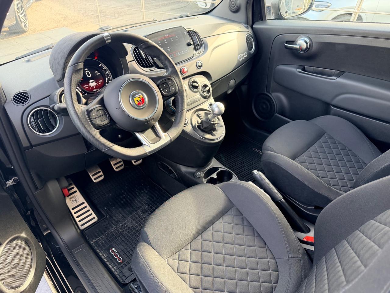 Abarth 595 1.4 Turbo T-Jet 165 CV black edition