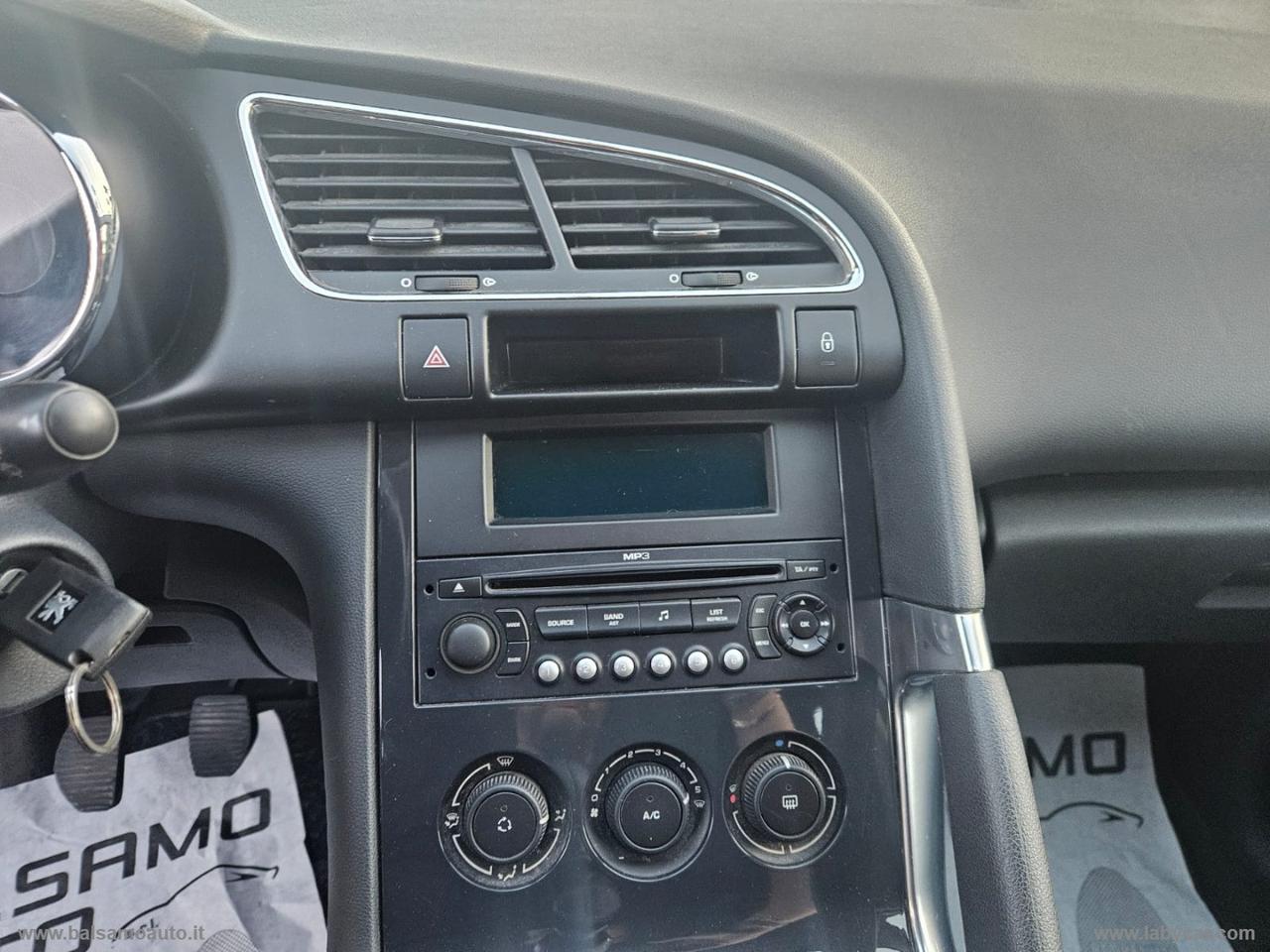 PEUGEOT 3008 1.6 HDi 110 CV Tecno