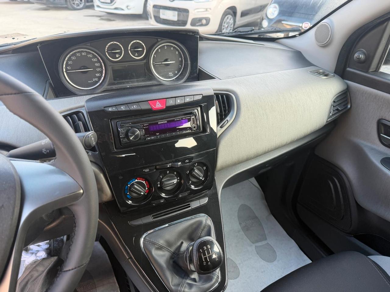 Lancia Ypsilon 1.2 69cv GPL Ecochic Gold