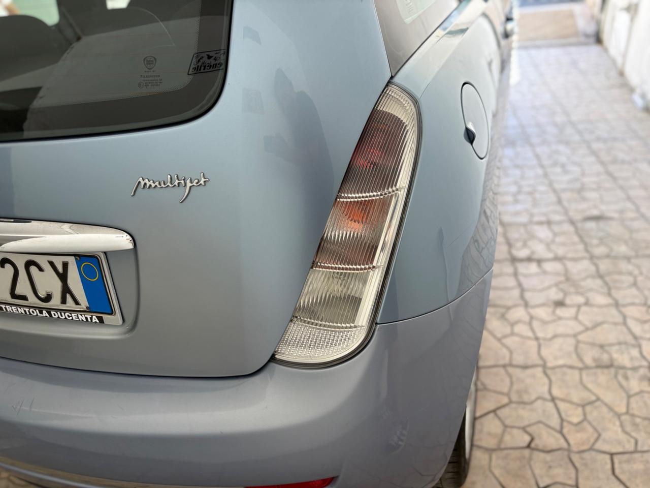 Lancia Ypsilon 1.3 MJT 90 CV Oro