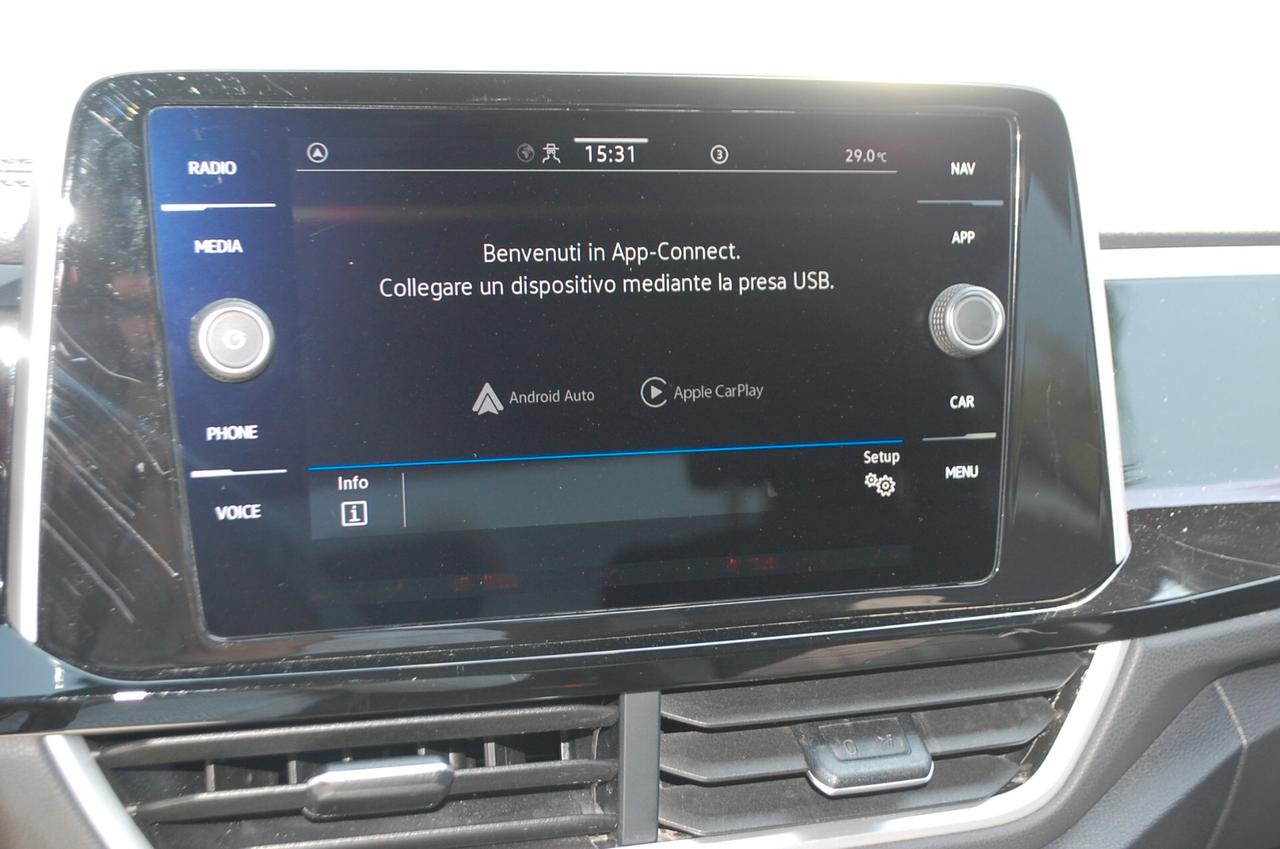Volkswagen T-Roc 2.0 tdi 116CV R-Line Uff Italy USB Lega Led App