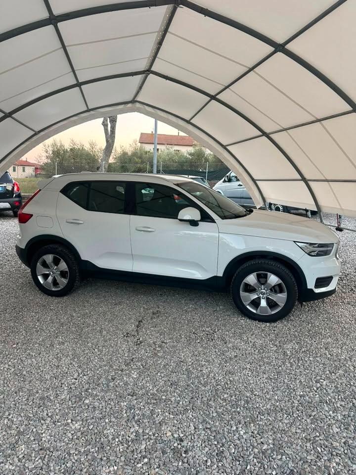 Volvo XC40 T2 Geartronic Momentum Core
