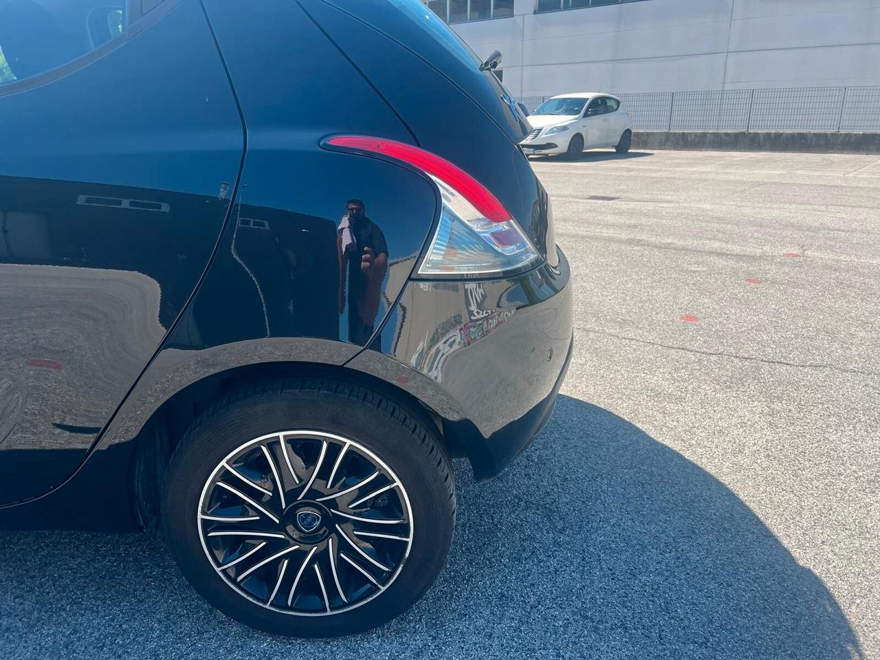 Lancia Ypsilon 1.0 FireFly 5 porte S&S Hybrid 2023