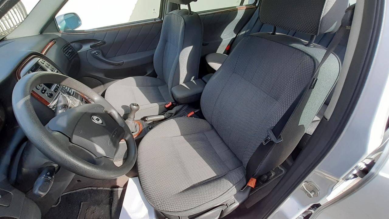 Lancia Lybra berlina 1.6i 16V YOUNGTIMER GPL