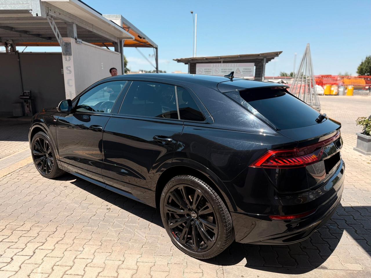 Audi Q8 50 TDI TOTAL BLACK/23" RSQ8/PELLE/S-LINE