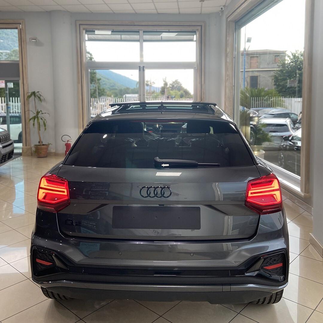 Audi Q2 35 TDI S tronic Identity Black tetto apribile