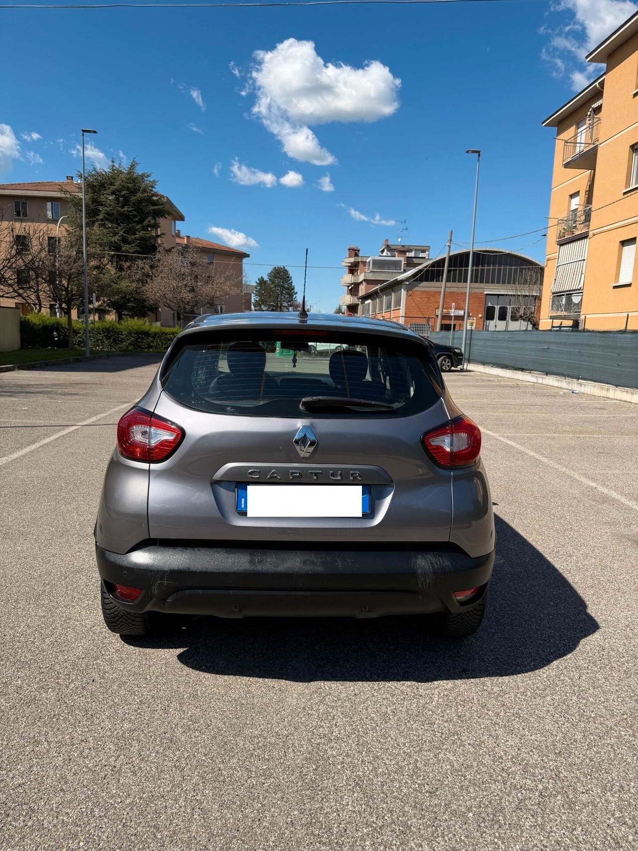 Renault Captur 1.5 dci - NAV. - NEOP. - 12 MESI DI GARANZIA -