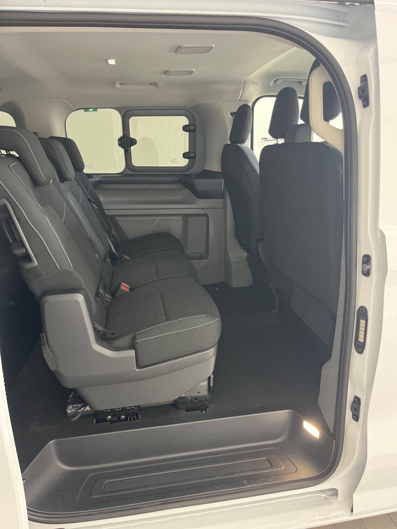 Ford Transit Custom 9 posti
