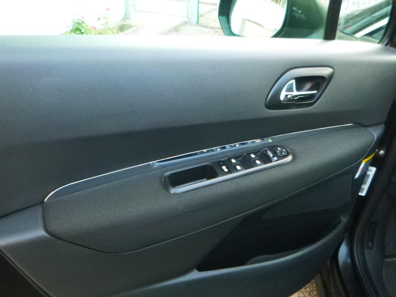 Peugeot 3008 1.6 VTi 120CV Tecno