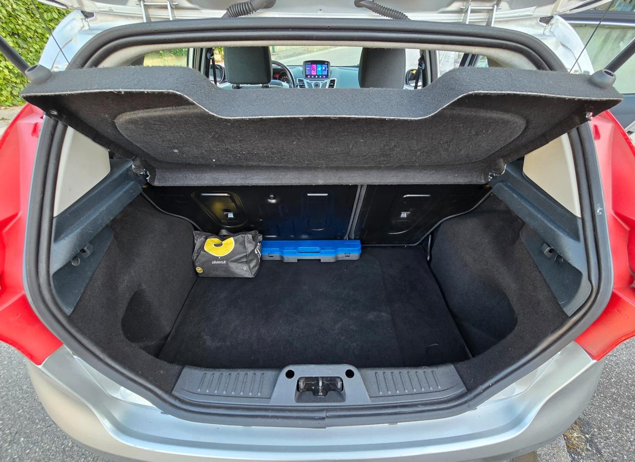 FORD FIESTA 5 PORTE 1.4 GPL 2011 PERFETTA DI TUTTO