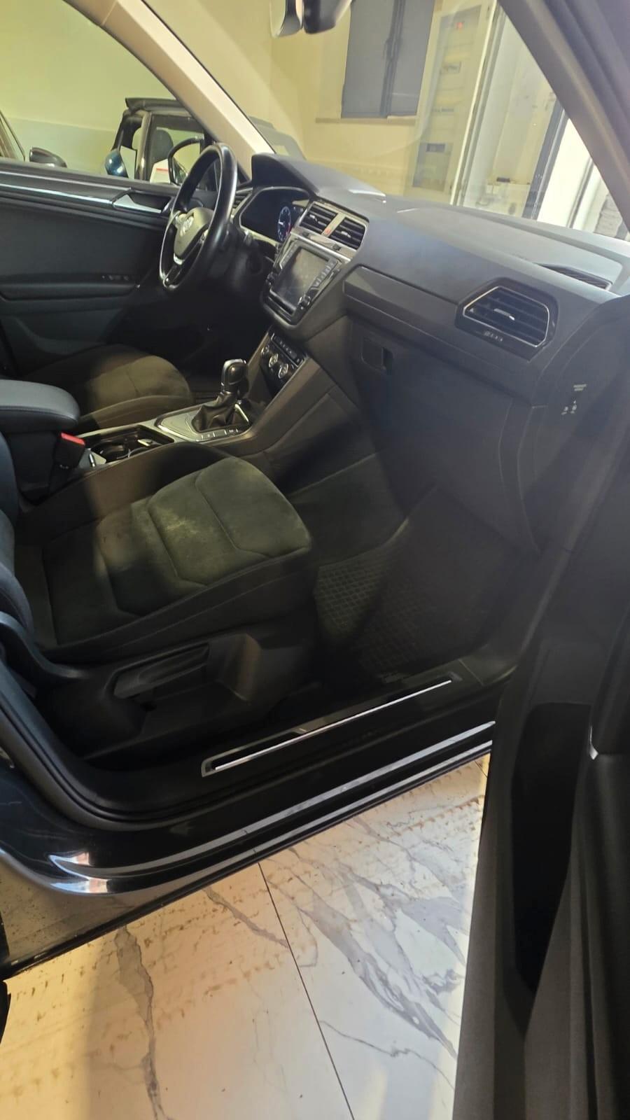 Volkswagen Tiguan 2.0 BiTDI SCR DSG 4MOTION Executive R-Line BMT