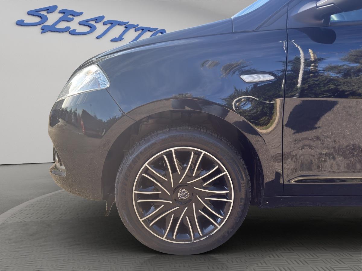 LANCIA - Ypsilon 1.0 firefly hybrid Gold s&s 70cv 5p.ti