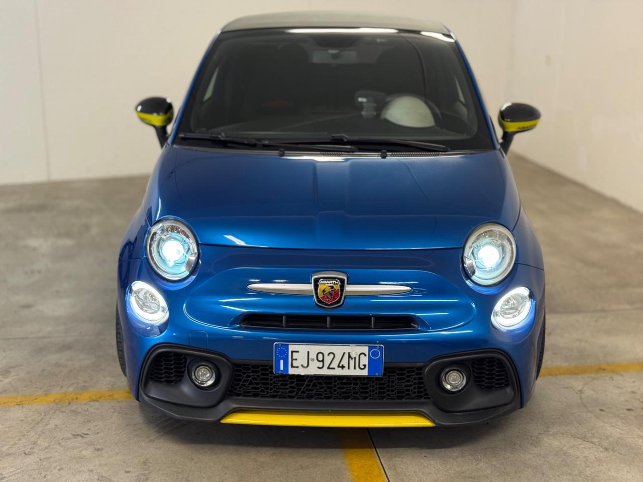 Abarth 500 C 1.4 Turbo T-Jet MTA Bicolore
