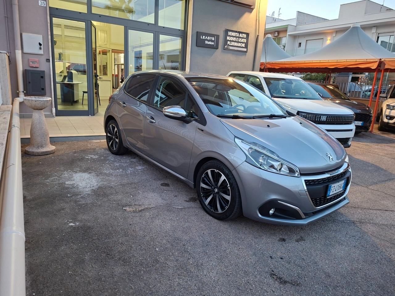 Peugeot 208 BlueHDi 100 S&S 5 porte Signature