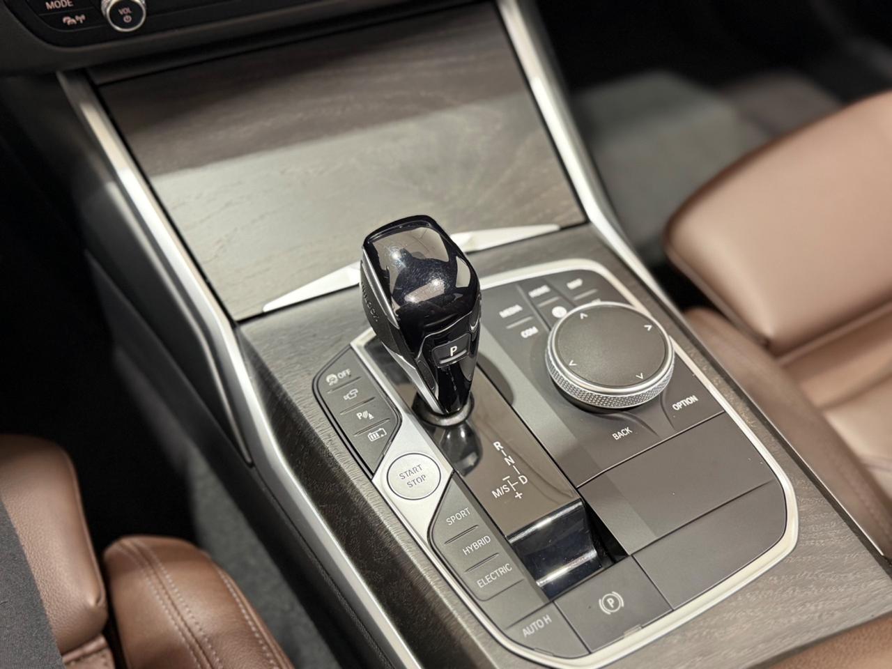 Bmw 330e xDrive Touring FULL, UNIPRO