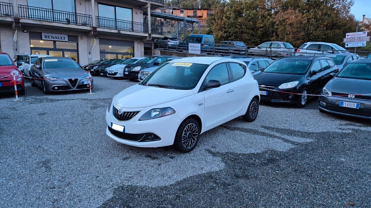 Lancia Ypsilon 1.0Hybrid Plat-2024-km12.700-Gar3anni