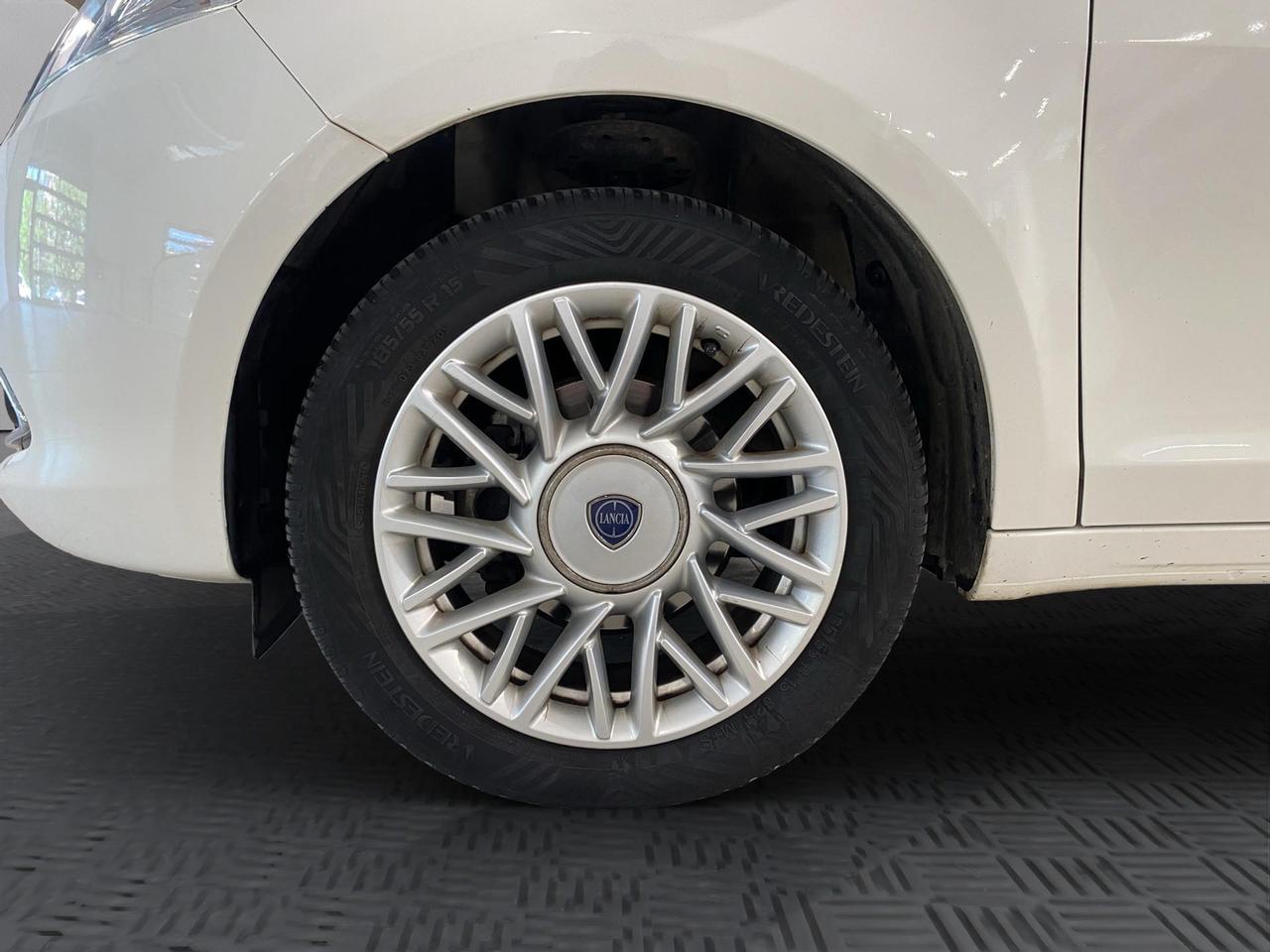 Lancia Ypsilon 1.2 8v Gold c/CL ecochic Gpl 69cv