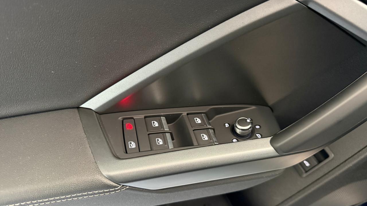 Audi Q3 SPORTBACK 35 TDI S LINE IDENTITY BLACK