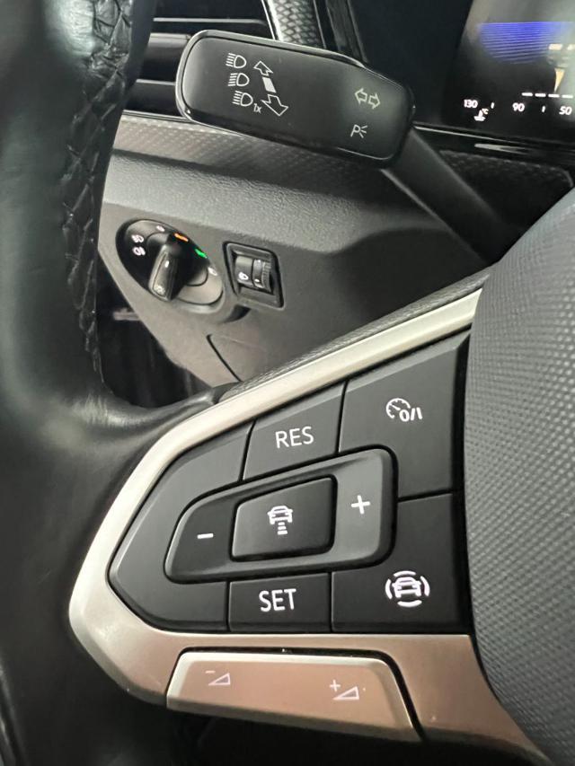 VOLKSWAGEN T-Cross 1.0 TSI Life 5 speed 4 doors