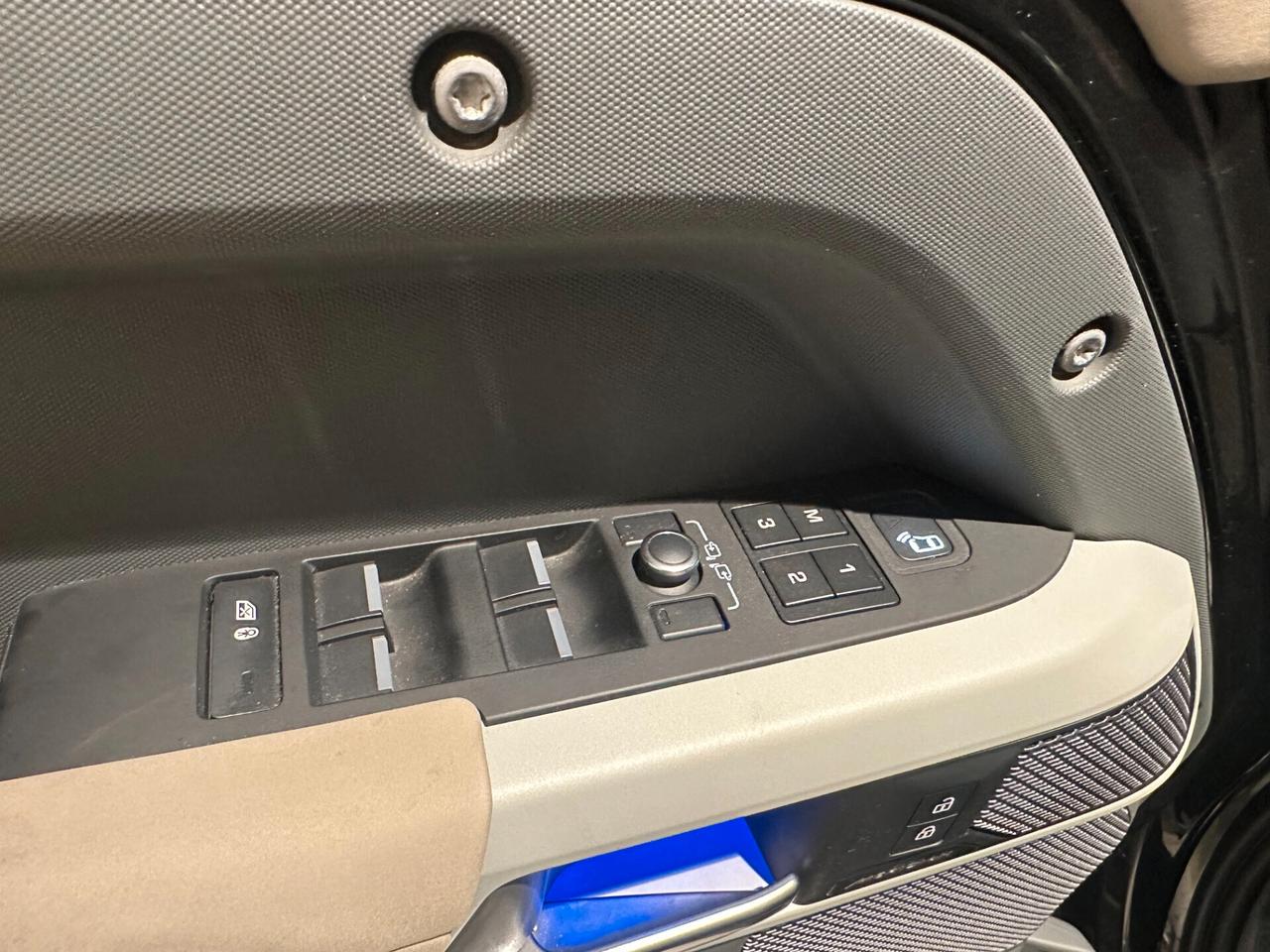 Land Rover Defender 110 3.0D I6 200 CV AWD Auto SE