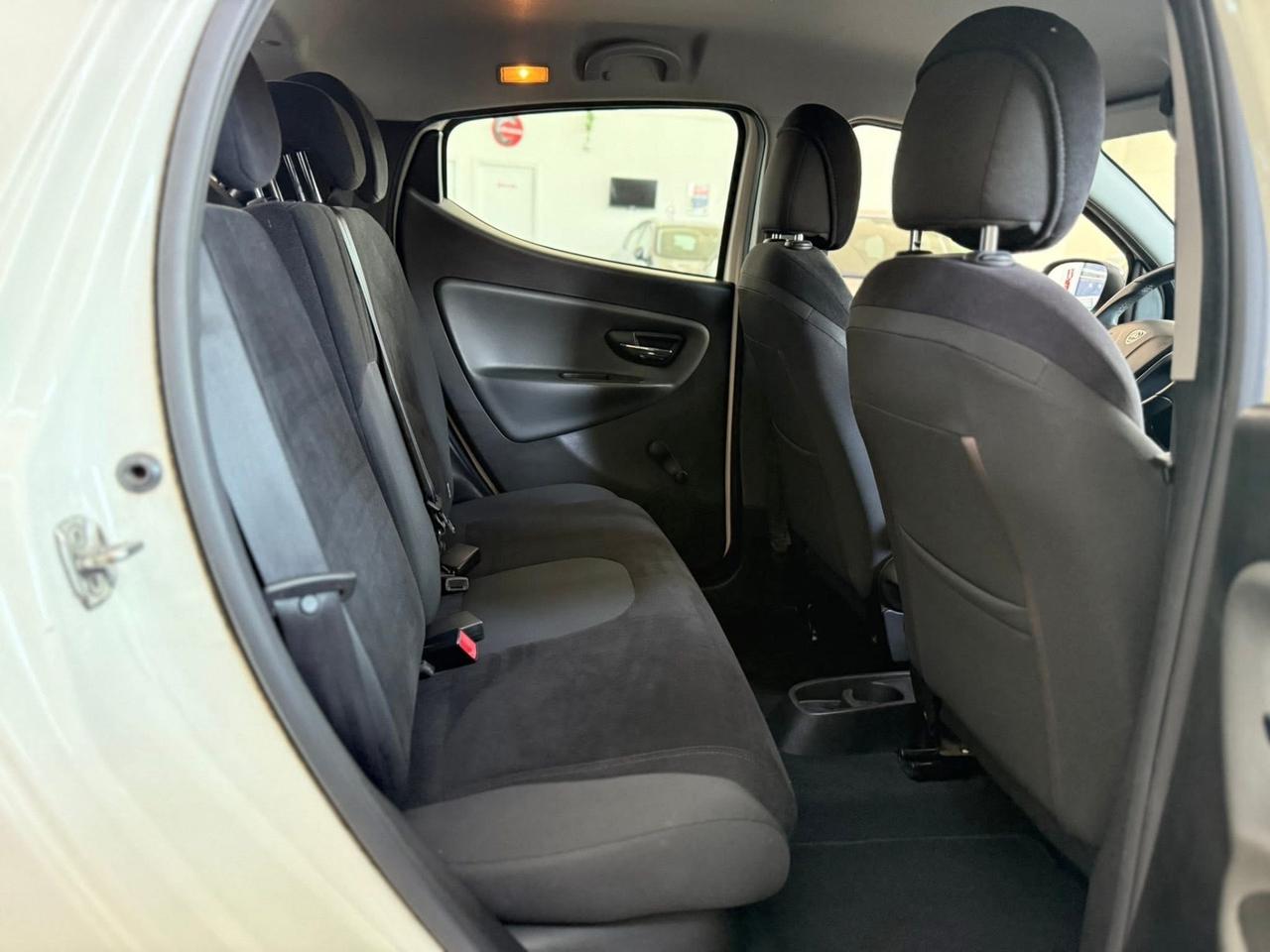 Lancia Ypsilon 1.3 MJT 16V 95 CV 5 OK NEOPATENTATI