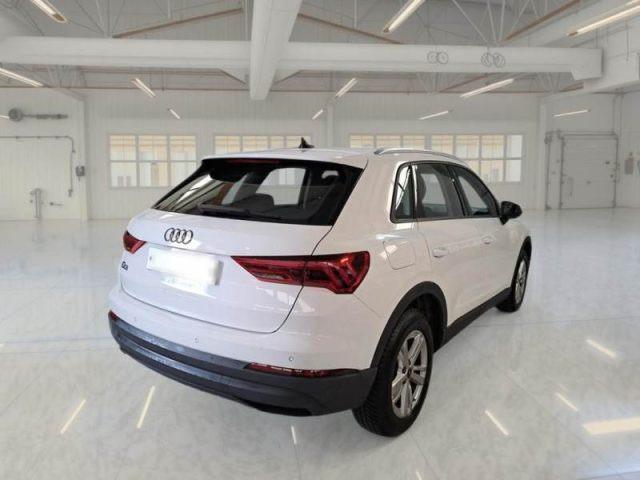 AUDI Q3 35 TDI S tronic Business