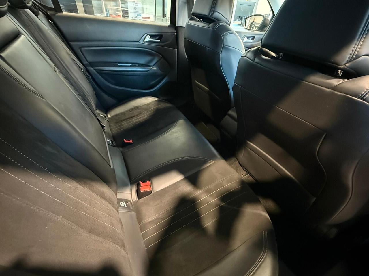 Peugeot 308 BlueHDi 120 CV Allure
