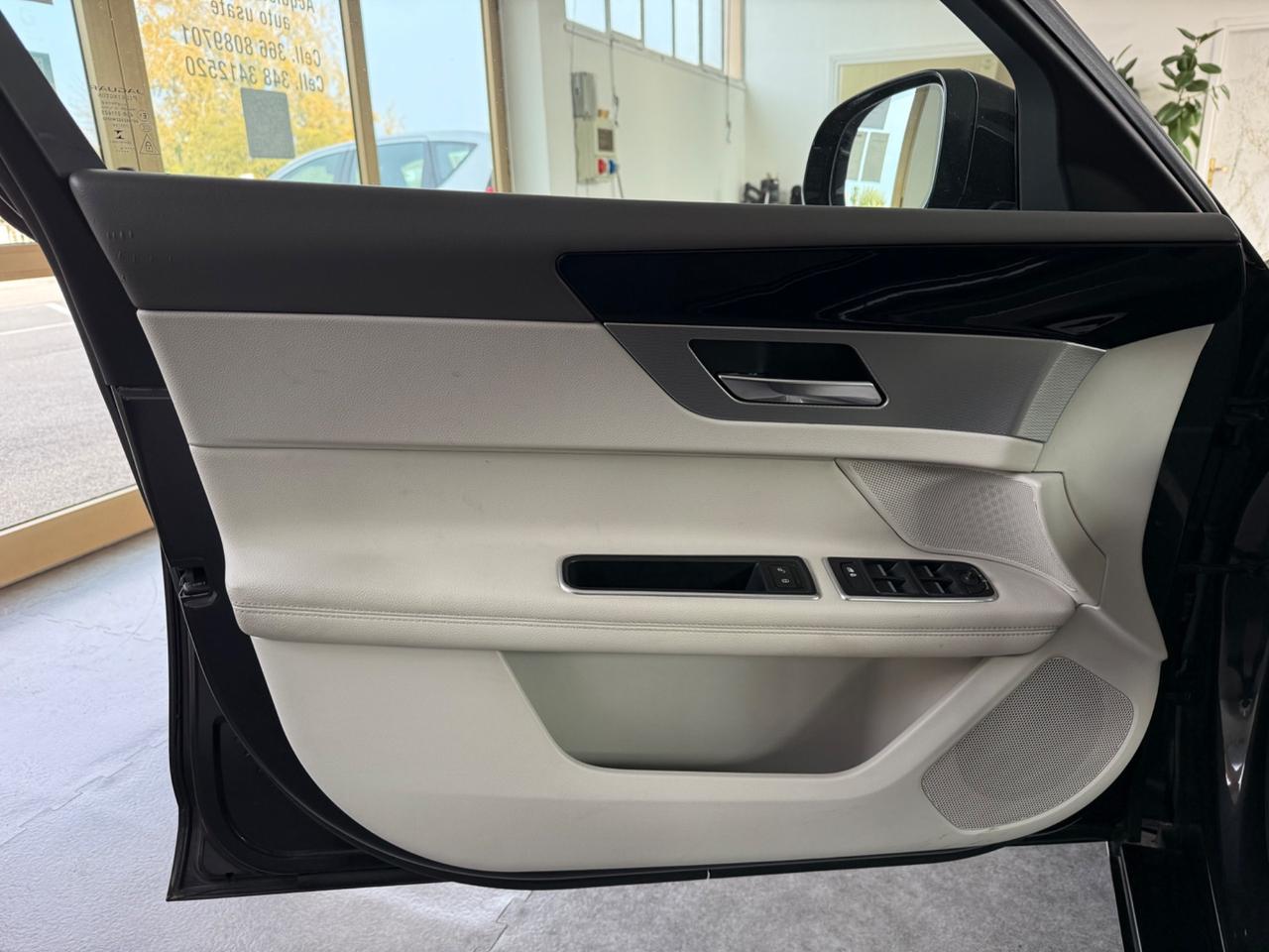 Jaguar XF 2.0 D 180 CV aut. Portfolio