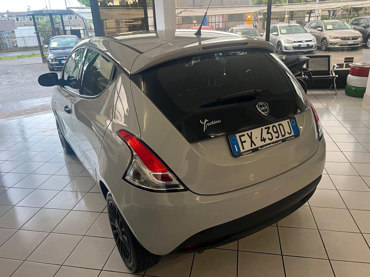 Lancia Ypsilon 1.2 69 CV 5 porte S&S Elefantino Blu