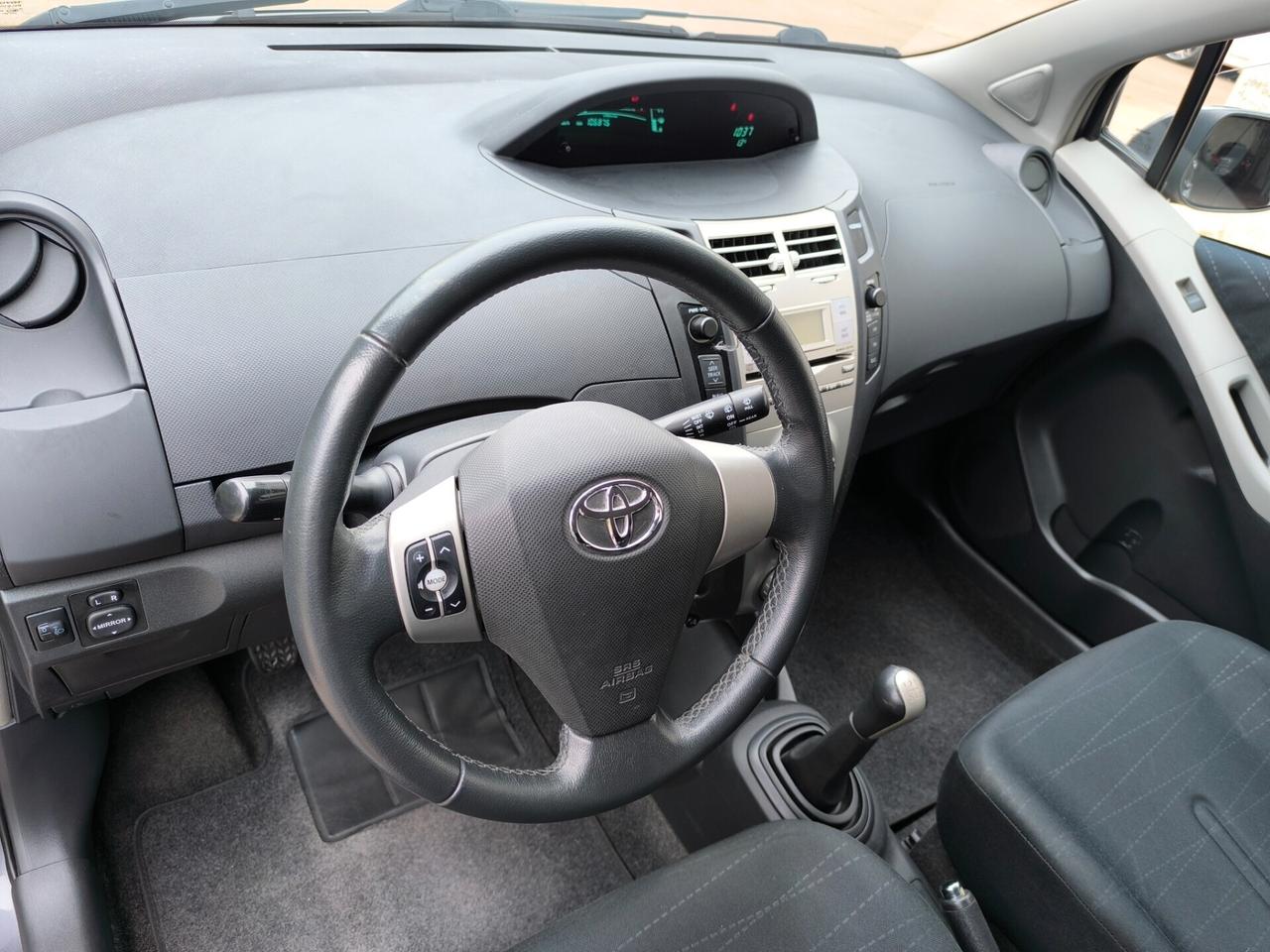 Toyota Yaris 1.0 5 porte Sol