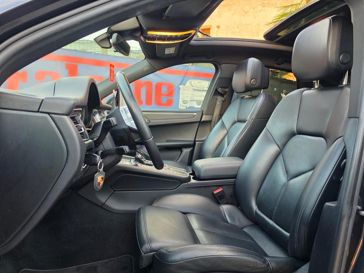 Porsche Macan FULL TETTO PASM
