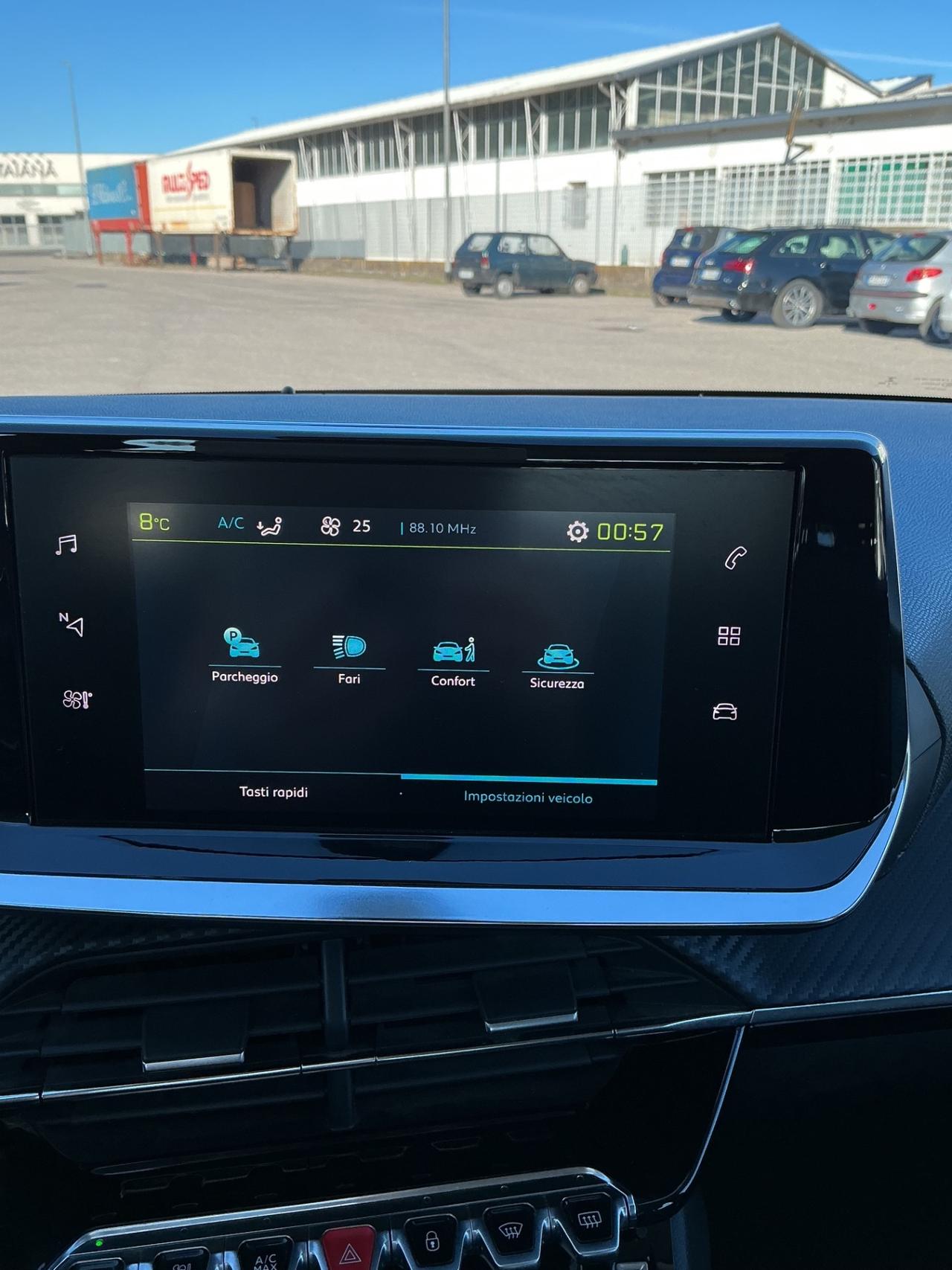 Peugeot 208 motore elettrico 136 CV 5 porte GT Pack