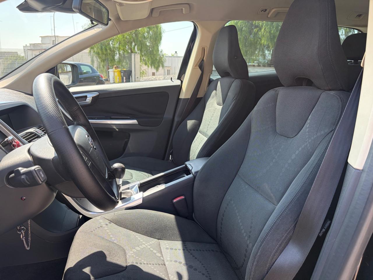 Volvo XC60 2.0 DRIVe Momentum - 2012