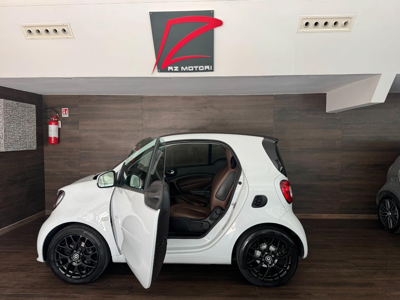 Smart ForTwo SUPERPASSSION 90 CV 0.9 t Superpassion 90cv twinamic-INTERNI PELLE COCOA-FULL OPTIONAL-