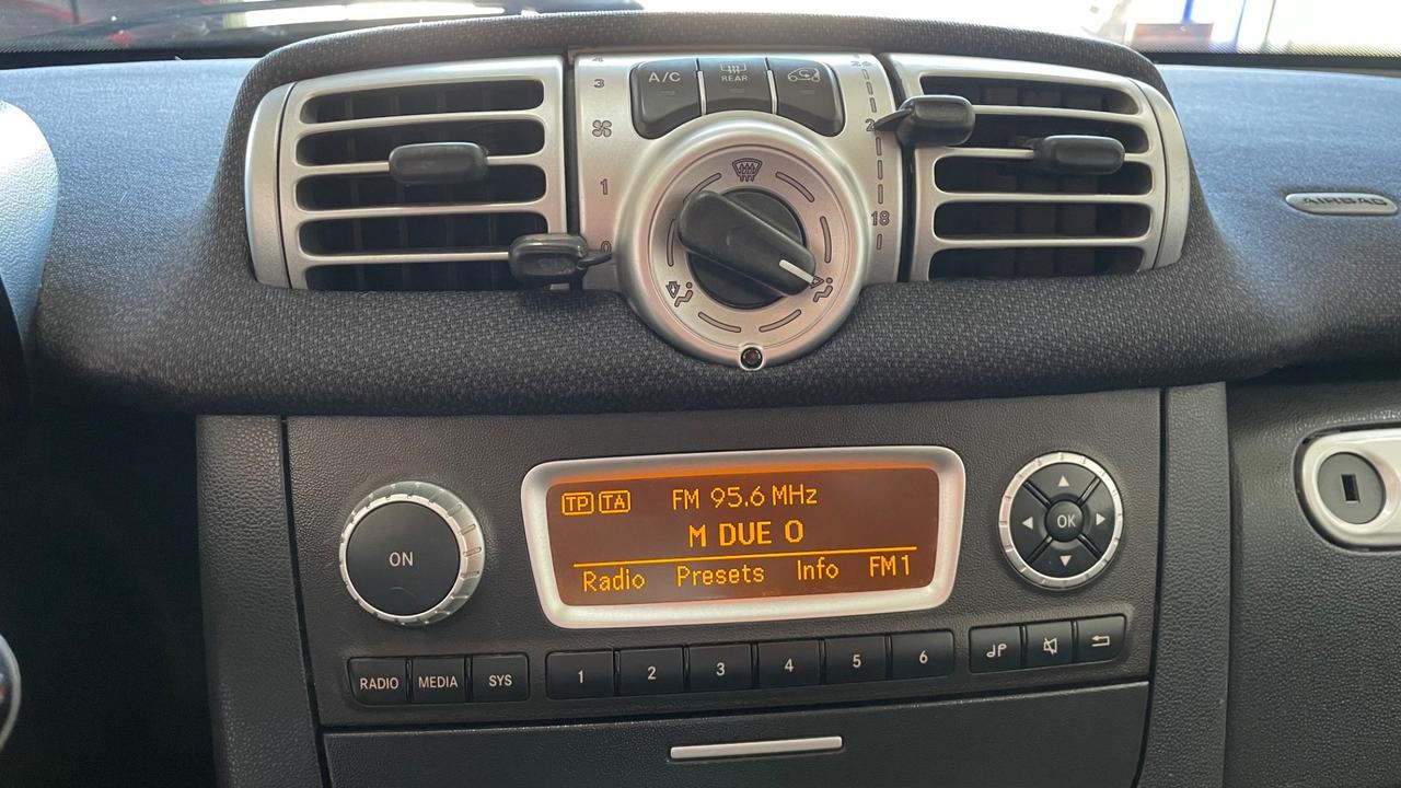 Smart ForTwo 1000 52 kW MHD coupé pure