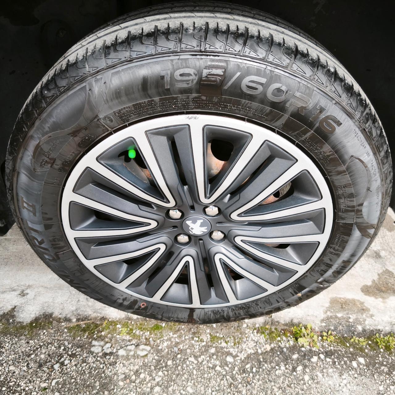 Peugeot 2008 1.6 e-HDi 92 CV Stop&Start Active