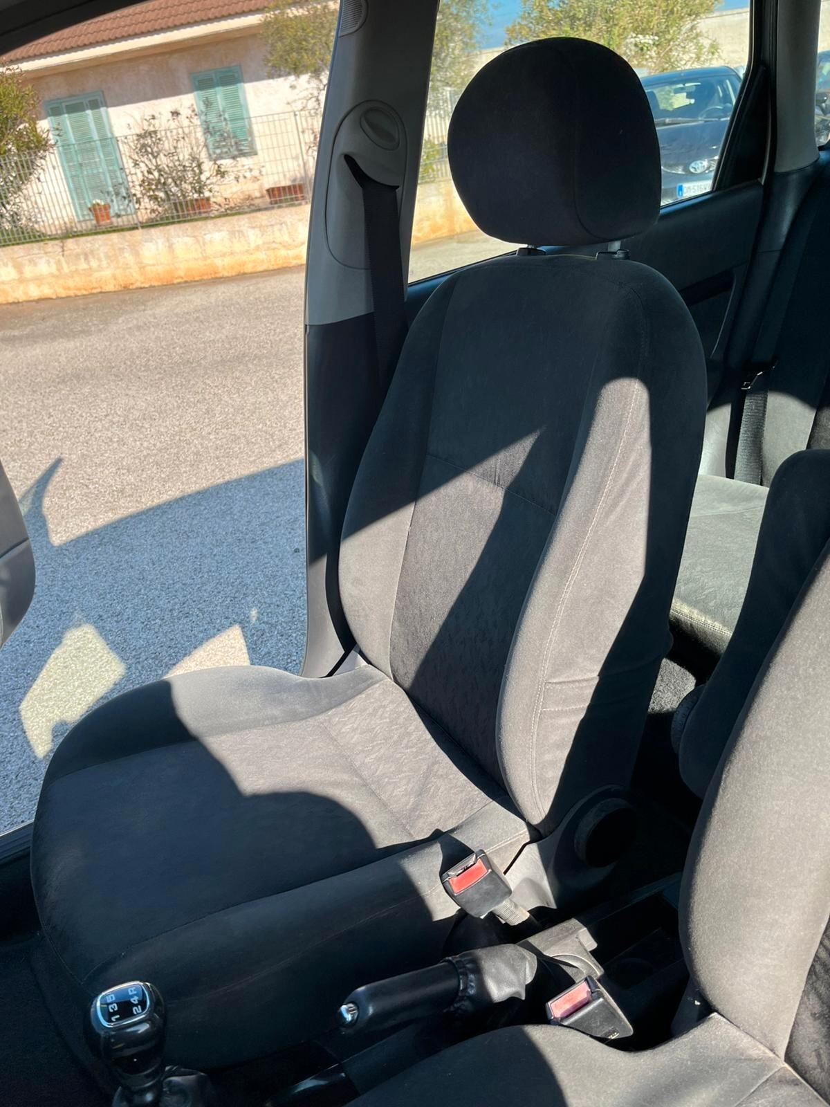 Ford Focus 1.8 TDDi cat SW Ghia