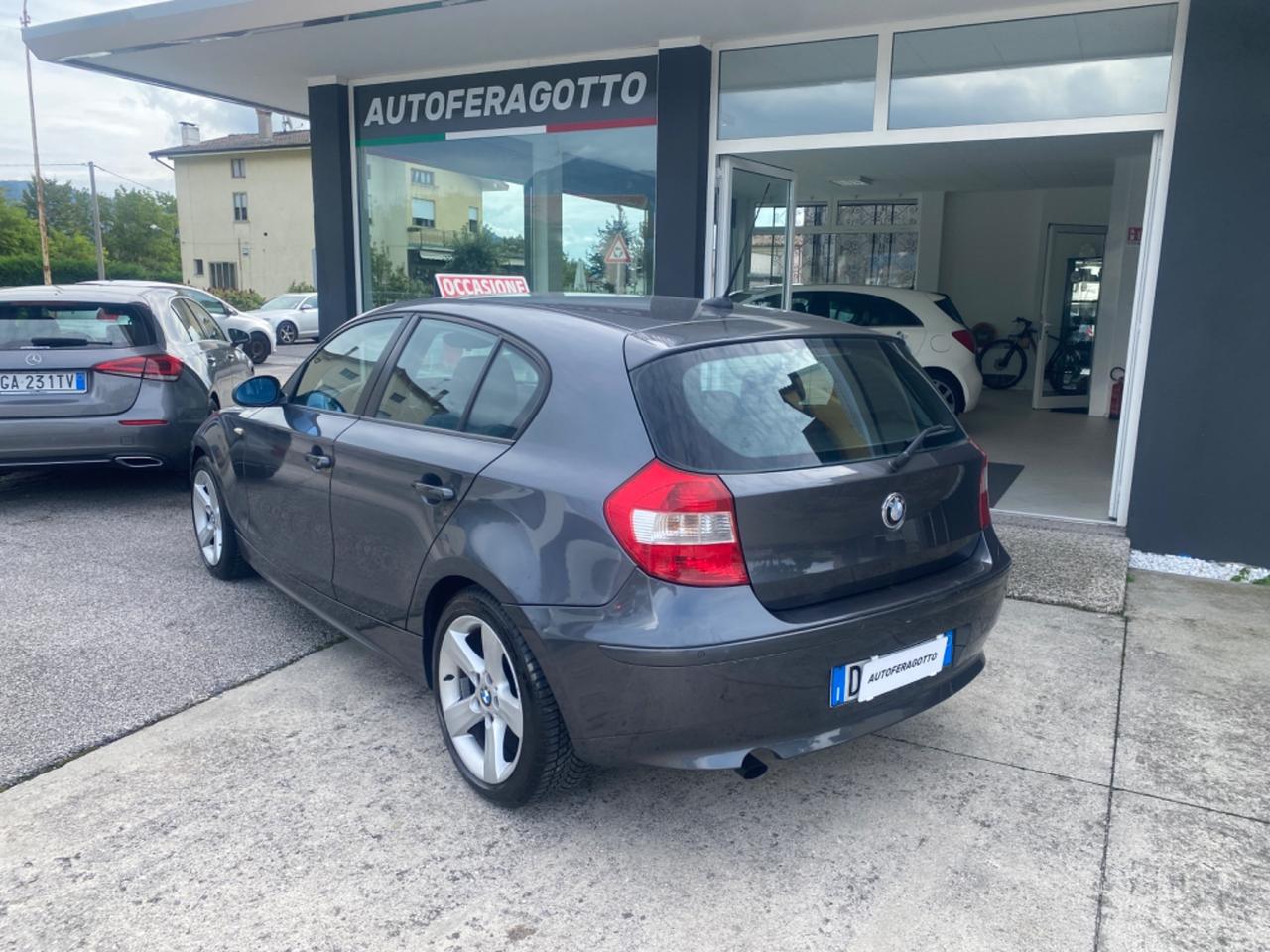 Bmw 118 cat 5 porte Attiva per neo patentati
