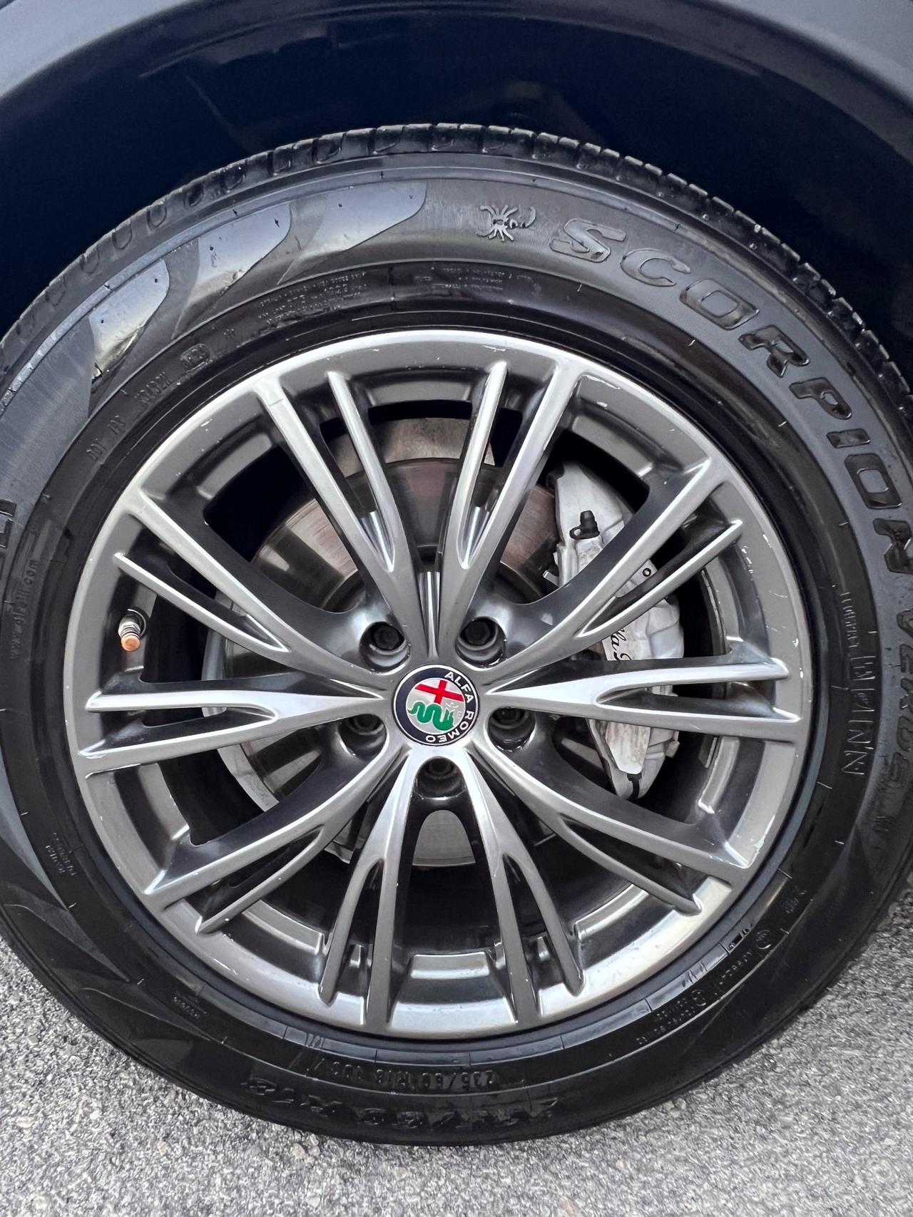 Alfa Romeo Stelvio 2.2 Turbodiesel 180 CV AT8 RWD Super